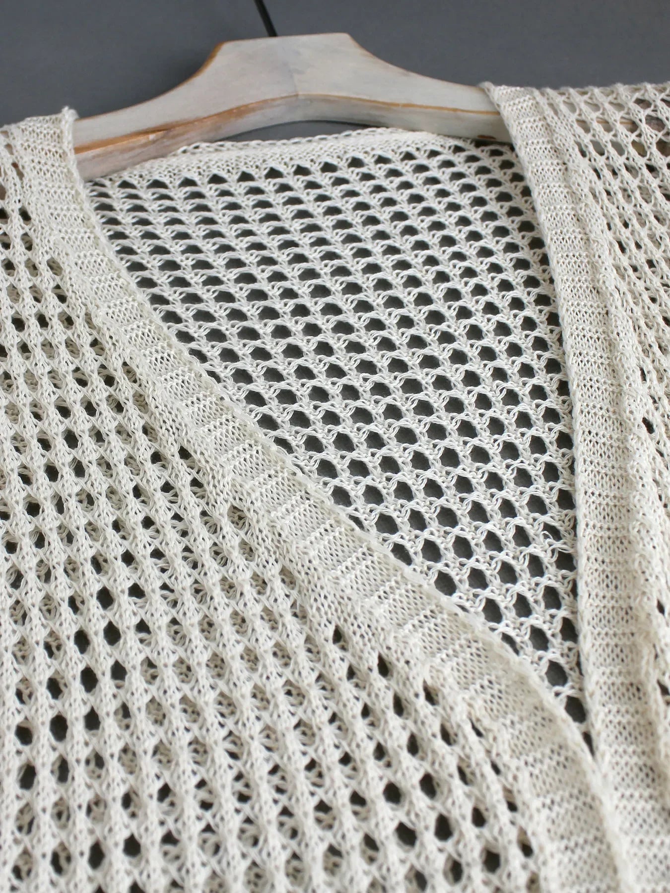 vĂȘtement de plage en maille transparente