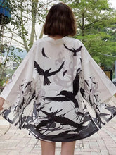 kimono élégant avec motif corbeau