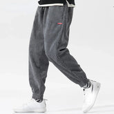 Pantalon japonais homme Kenji gris en velours côtelé, coupe ample décontractée et moderne, inspirée du style japonais contemporain.