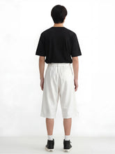 Vue de dos du pantalon japonais homme style hakama blanc Hayato avec coupe ample et taille ajustée