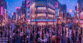 Rue illuminee Akihabara Tokyo avec enseignes anime et manga, pop culture japonaise 2026