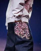 pantalon brodé fleurs sakura japonaises