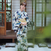 vêtement japonais kimono avec motif chat