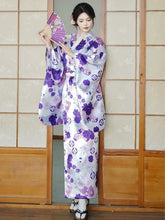 vêtement japonais en soie avec ceinture obi