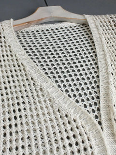Détail de la maille en résille du kimono de plage bohème blanc, texture légère et ajourée – Lagoon