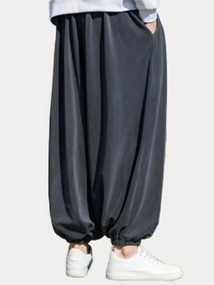 pantalon japonais homme Kurozen gris coupe ample vue de profil
