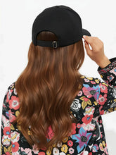 Veste kimono fleurie vintage Garden Eclipse vue de dos avec casquette, motifs floraux colorés sur fond noir