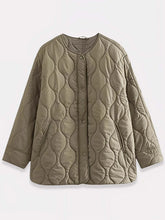 Veste kimono hivernale beige Sand Eclipse vue de face à plat avec matelassage ondulé